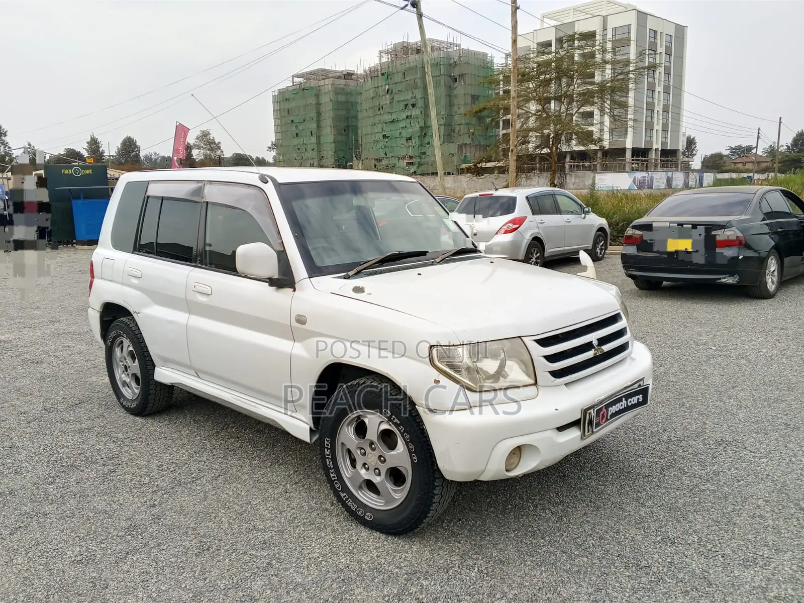Mitsubishi Pajero 2002 White