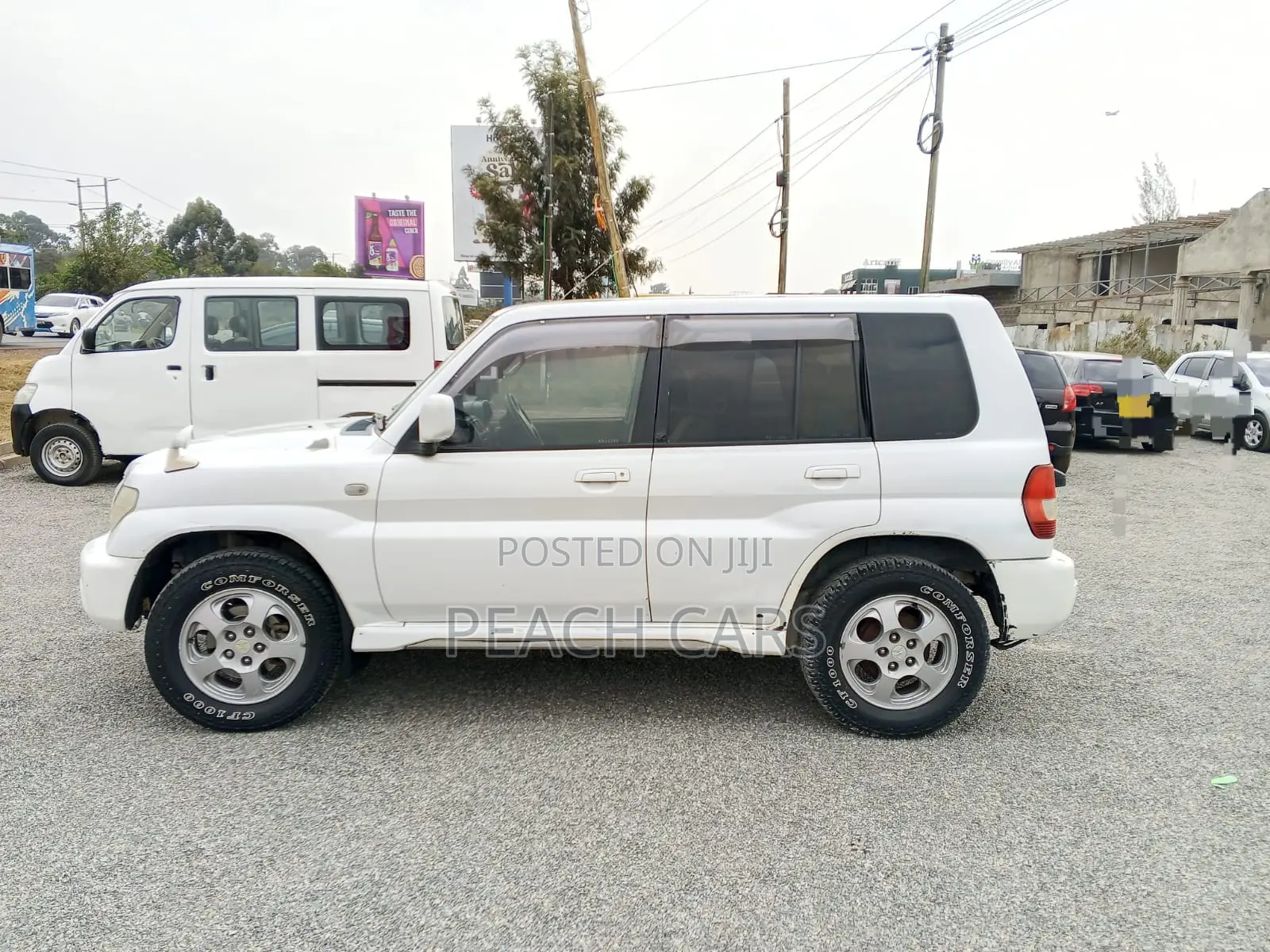 Mitsubishi Pajero 2002 White