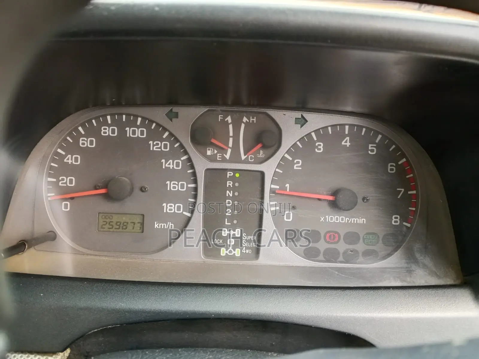 Mitsubishi Pajero 2002 White