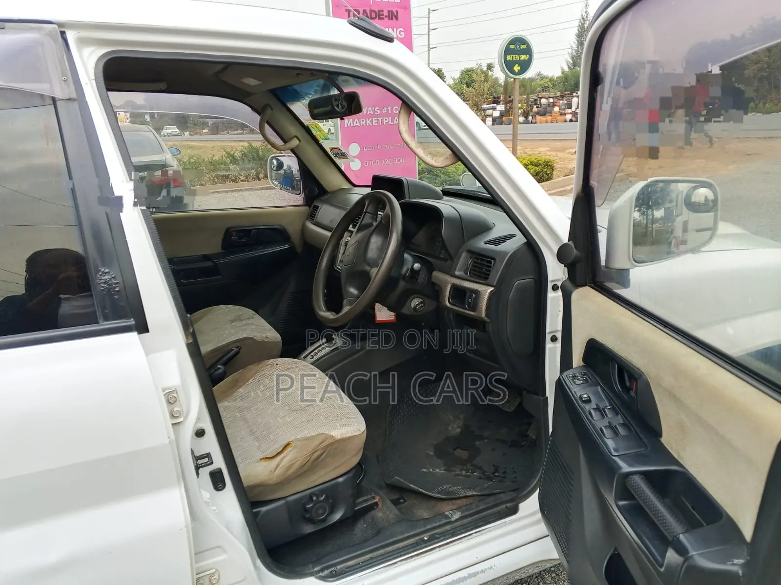 Mitsubishi Pajero 2002 White
