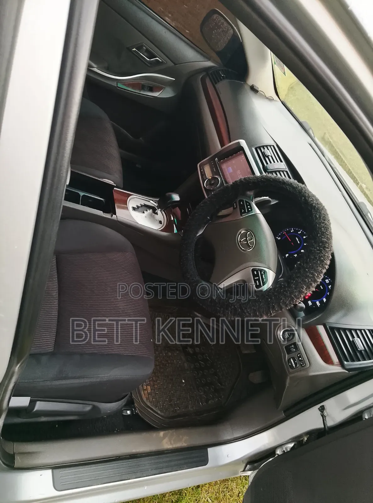 Toyota Premio 2014 Silver