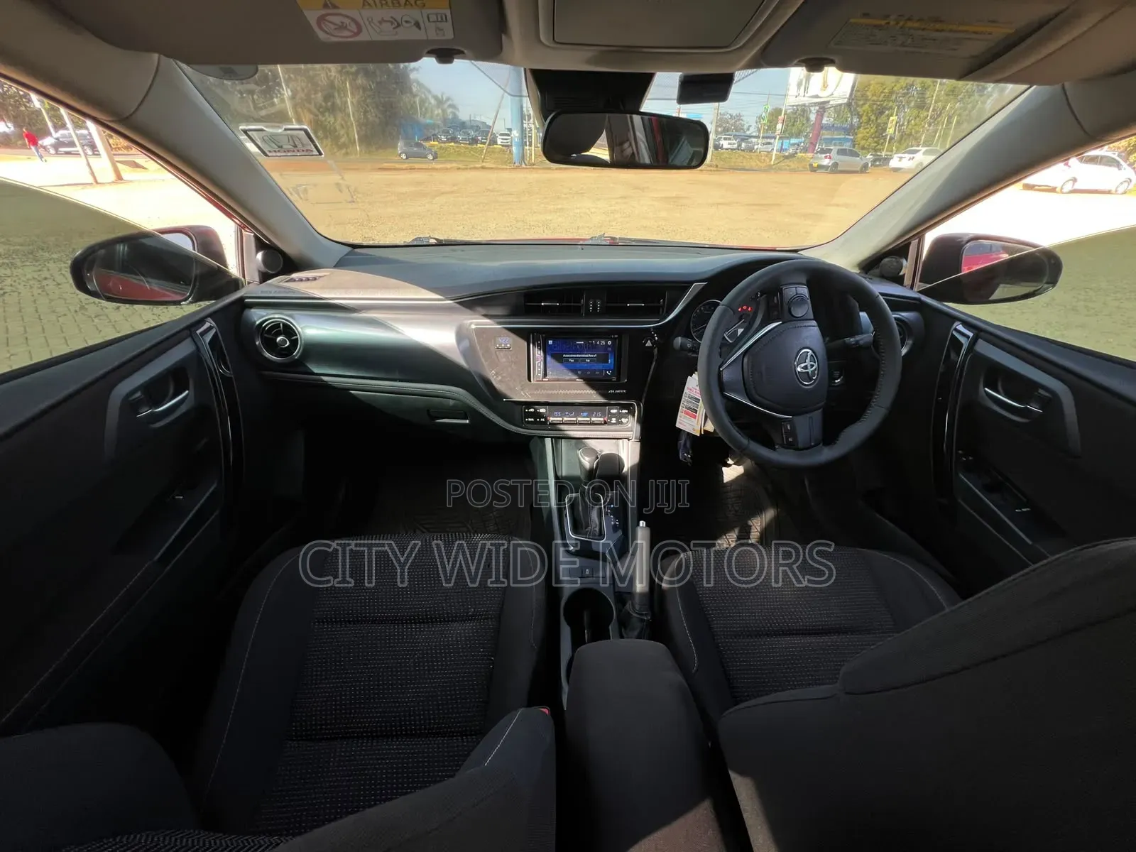 Toyota Auris 2014 Red