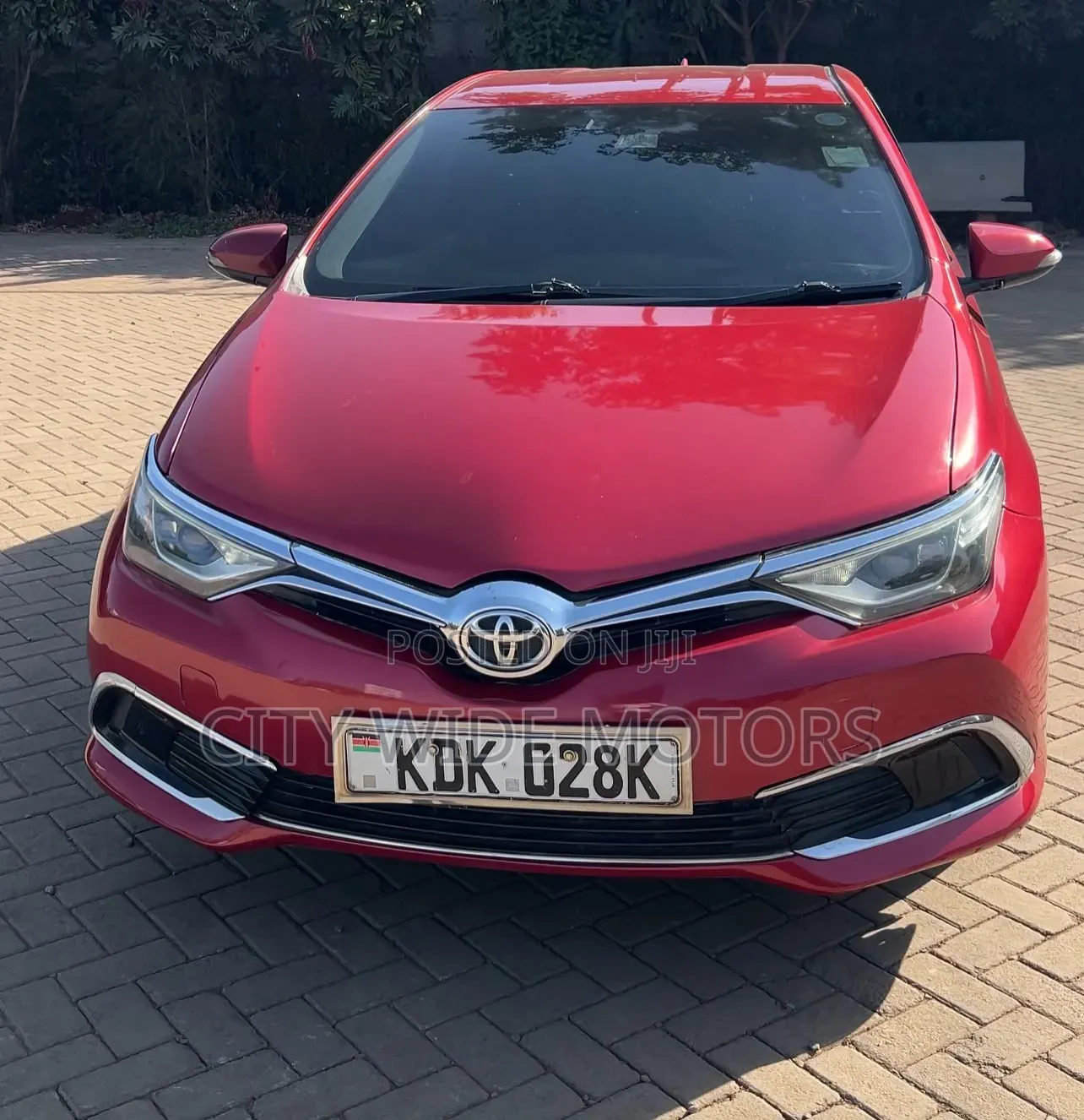 Toyota Auris 2014 Red