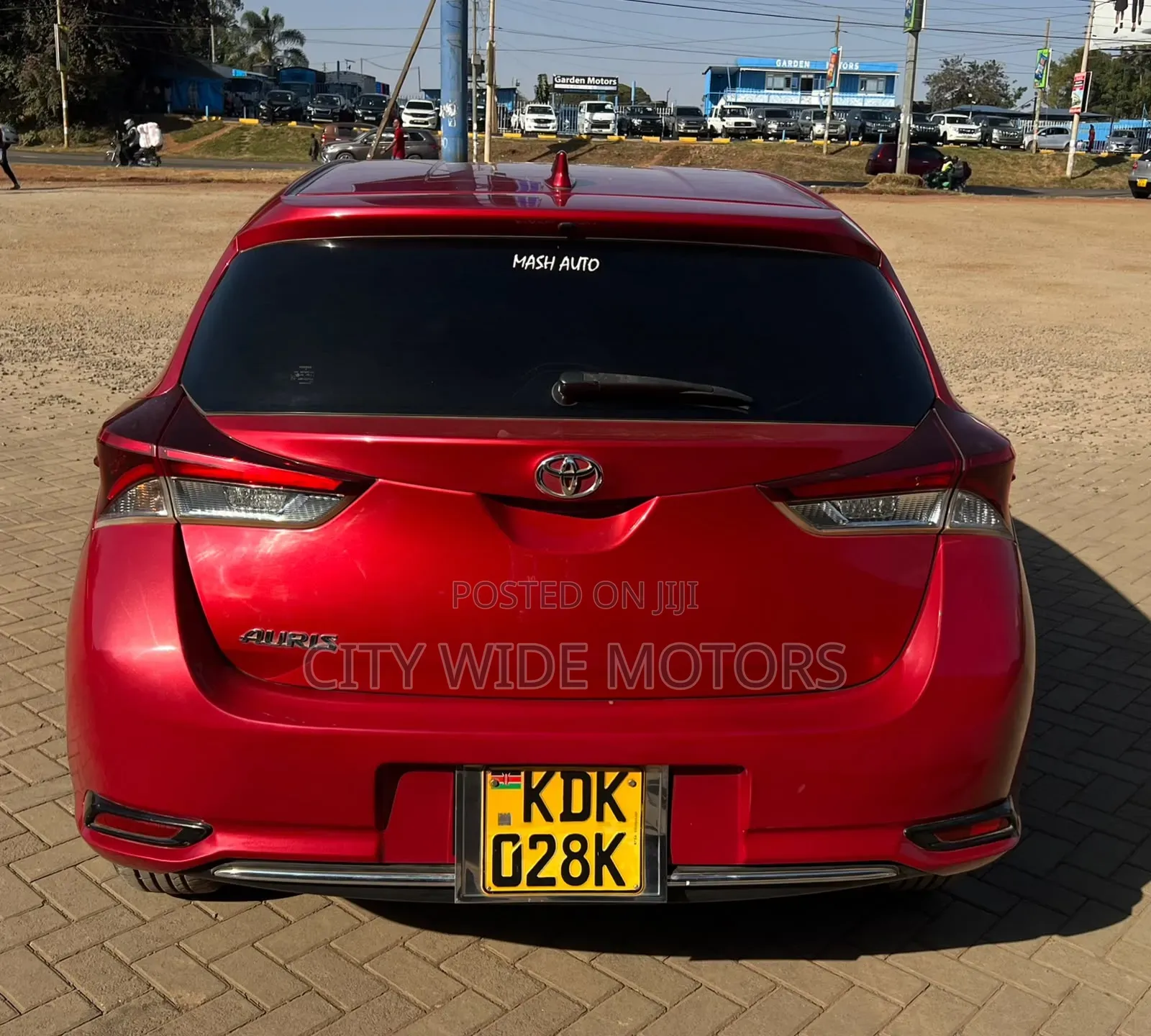 Toyota Auris 2014 Red