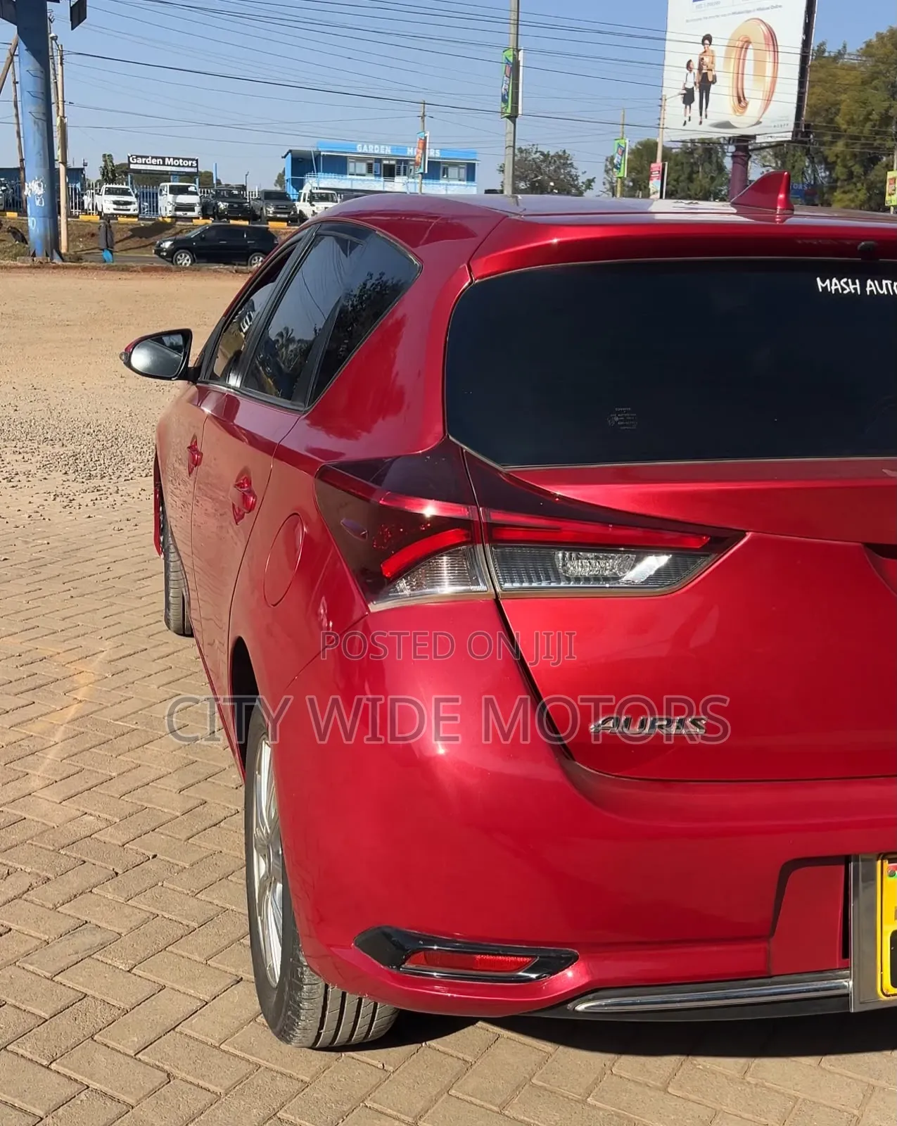 Toyota Auris 2014 Red