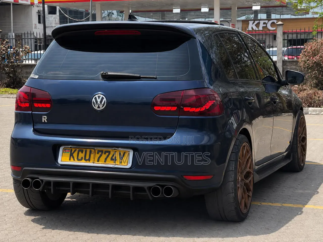 Volkswagen Golf R 2012 Blue