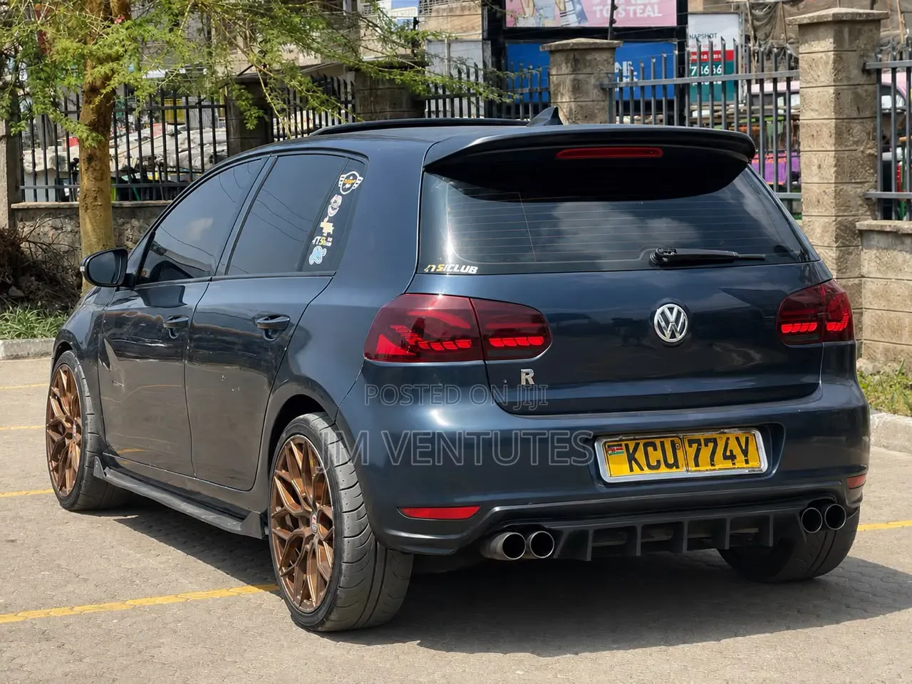 Volkswagen Golf R 2012 Blue