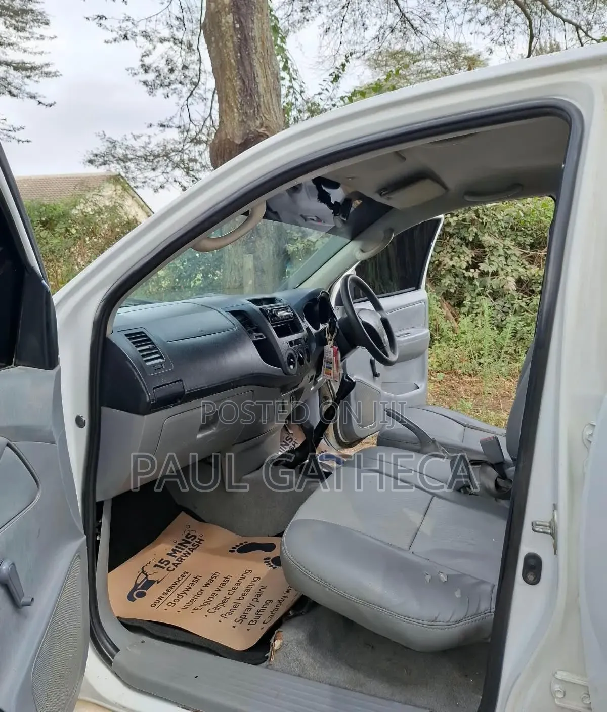 Toyota Hilux 2011 White