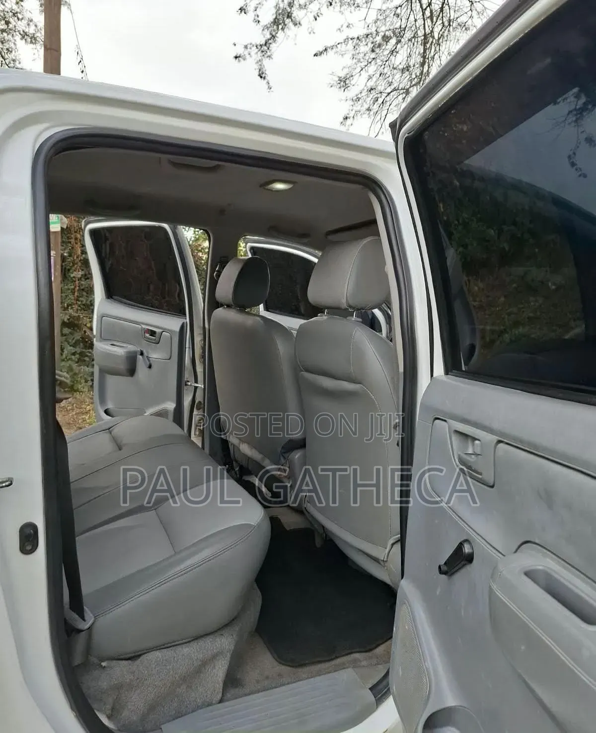 Toyota Hilux 2011 White