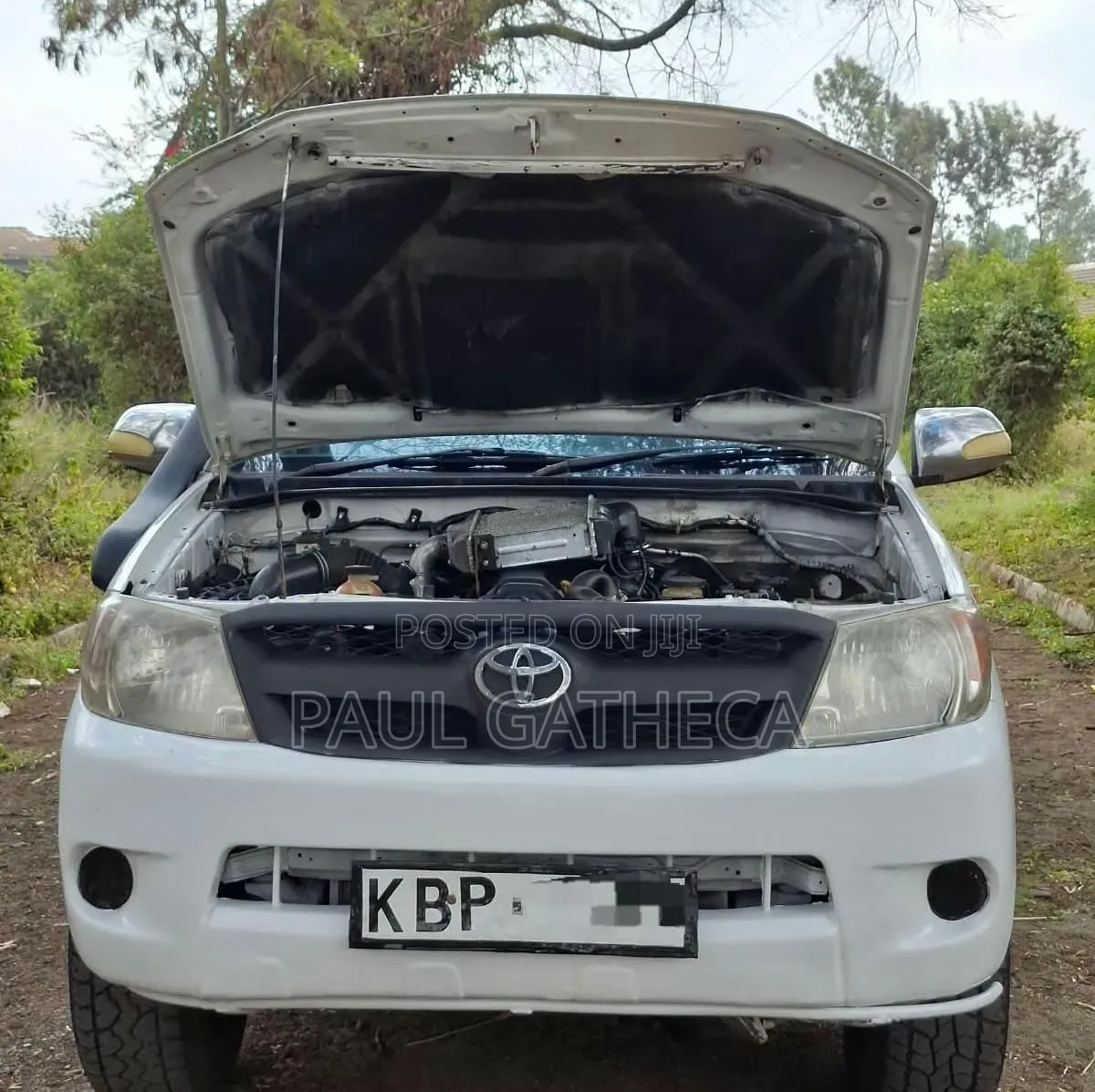 Toyota Hilux 2011 White