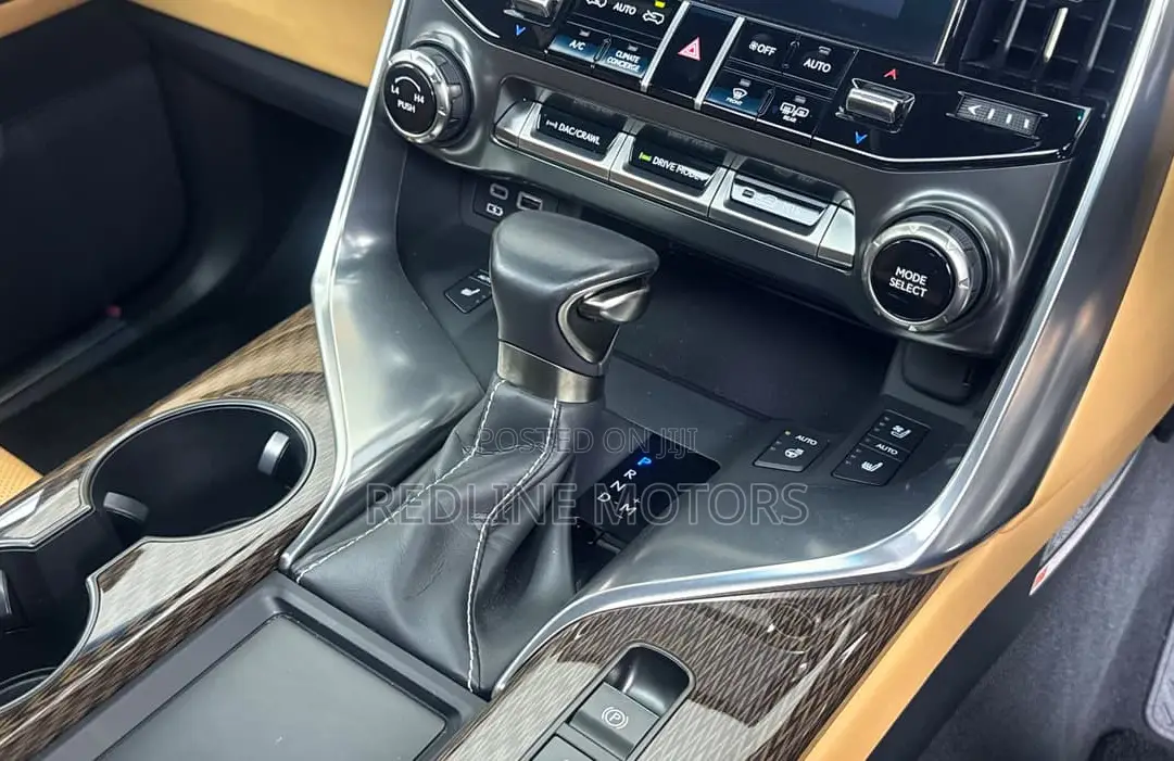 Lexus LX 500d 2022 Pearl