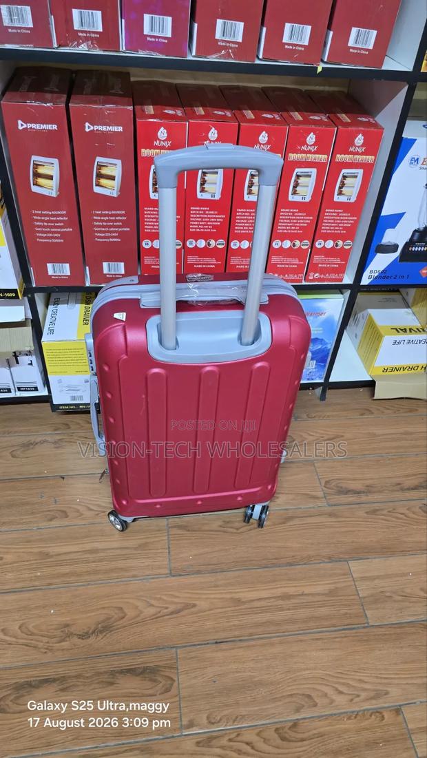 Traveling Suitcase Medium - thumbnail 2