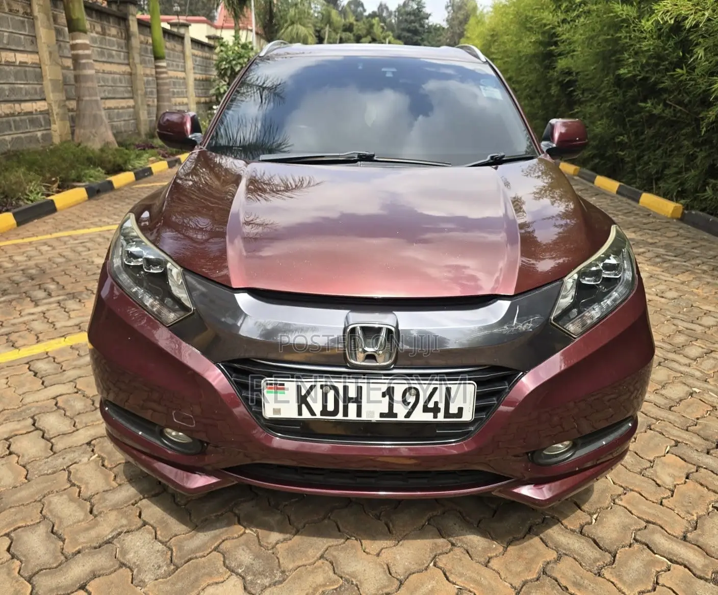 Honda Vezel 1.5 Hybrid 4WD 2015 Maroon