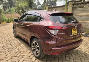 Honda Vezel 1.5 Hybrid 4WD 2015 Maroon