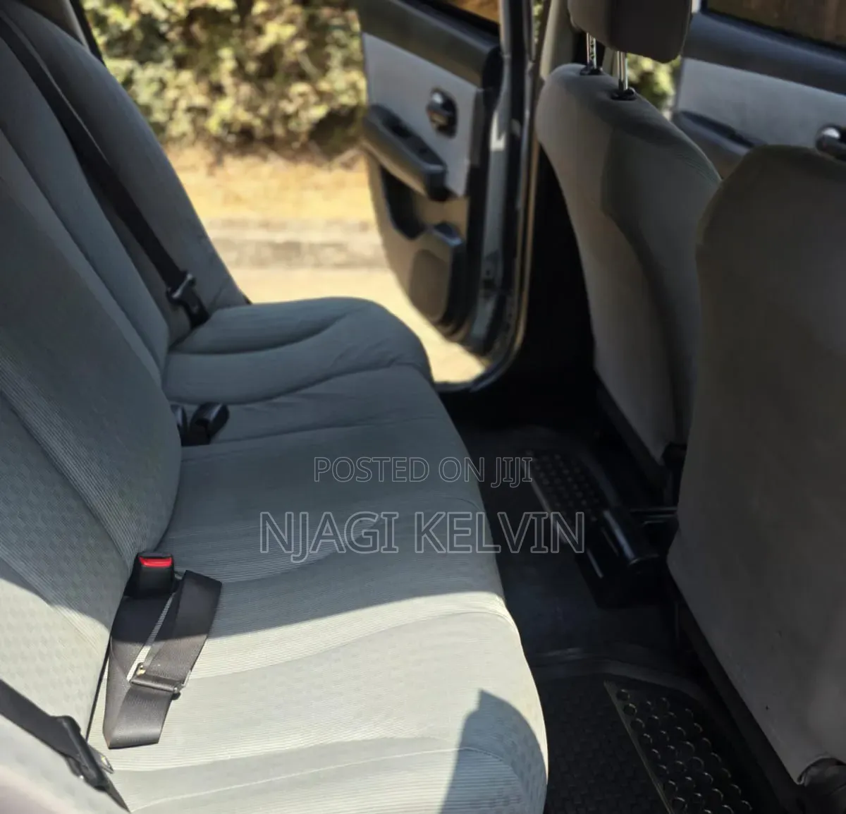 Nissan Tiida 2010 Silver
