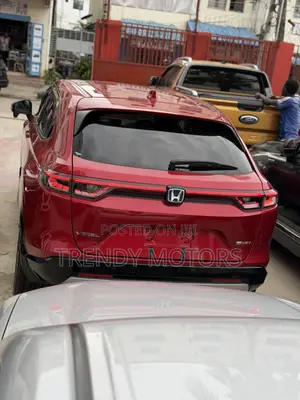 Honda Vezel 2021 Red