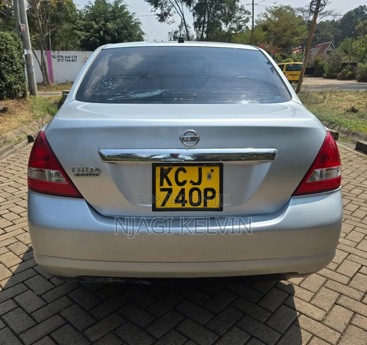 Nissan Tiida 2010 Silver