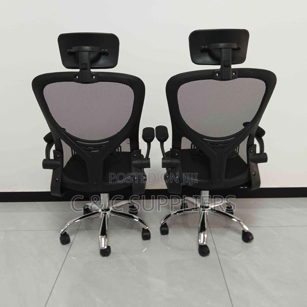 Staff Mesh Chair With Flip Armrest - thumbnail 8
