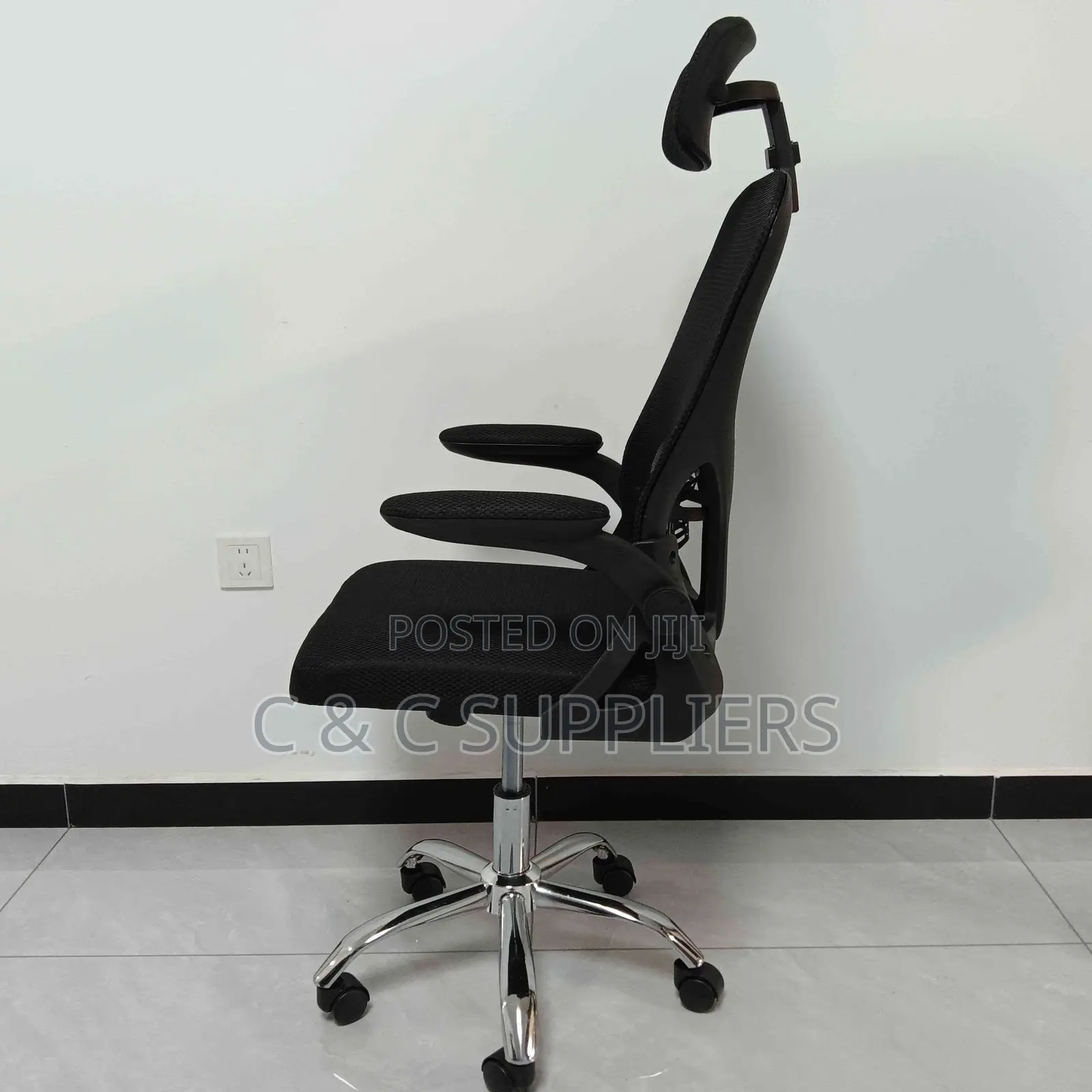 Staff Mesh Chair With Flip Armrest