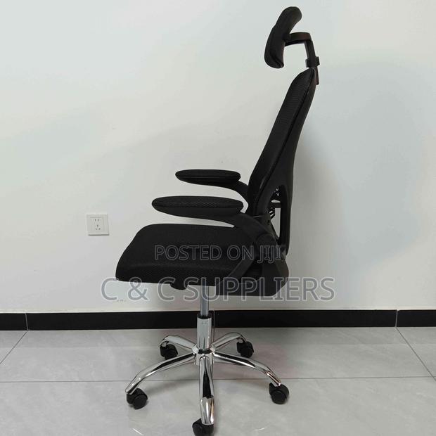 Staff Mesh Chair With Flip Armrest - thumbnail 7
