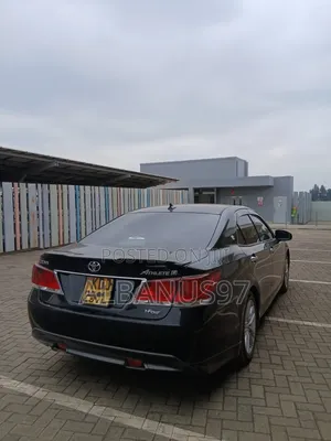 Toyota Crown 2016 Black