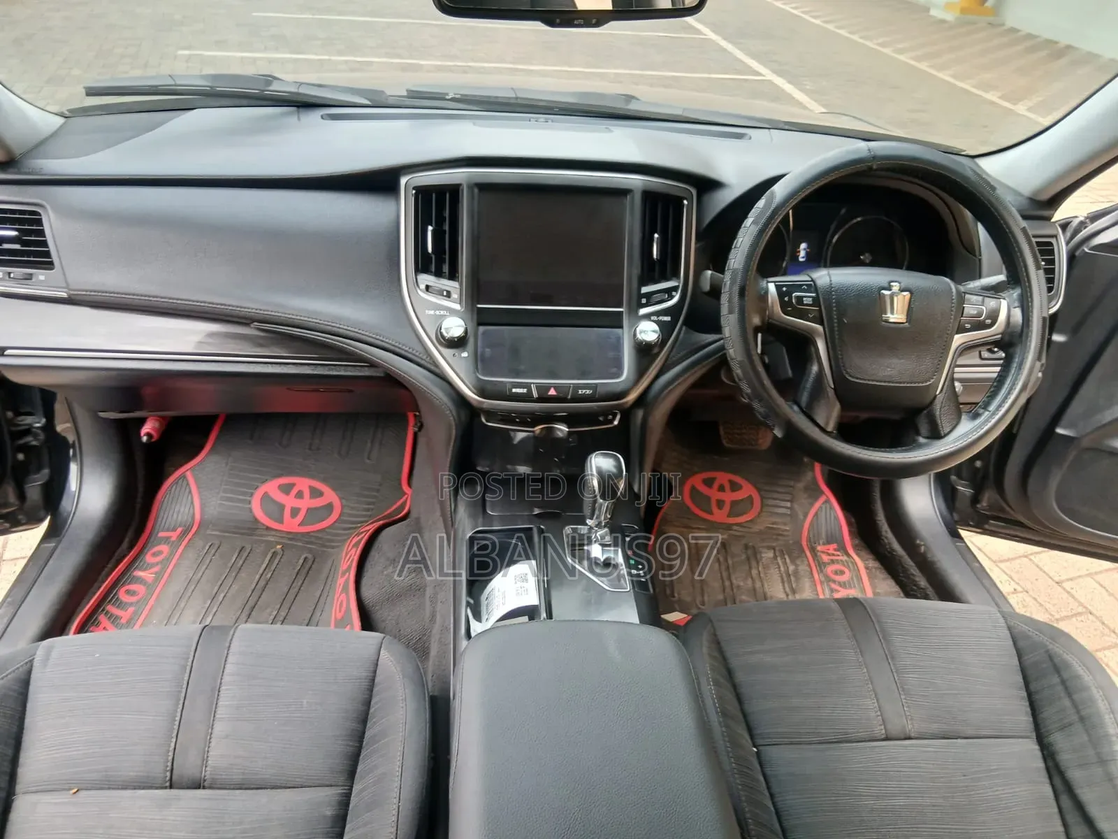Toyota Crown 2016 Black