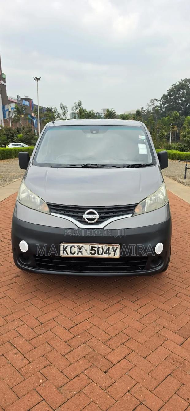Nissan NV200 2012 White - thumbnail 3