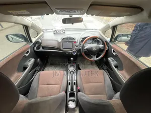Honda Shuttle 2015 Silver
