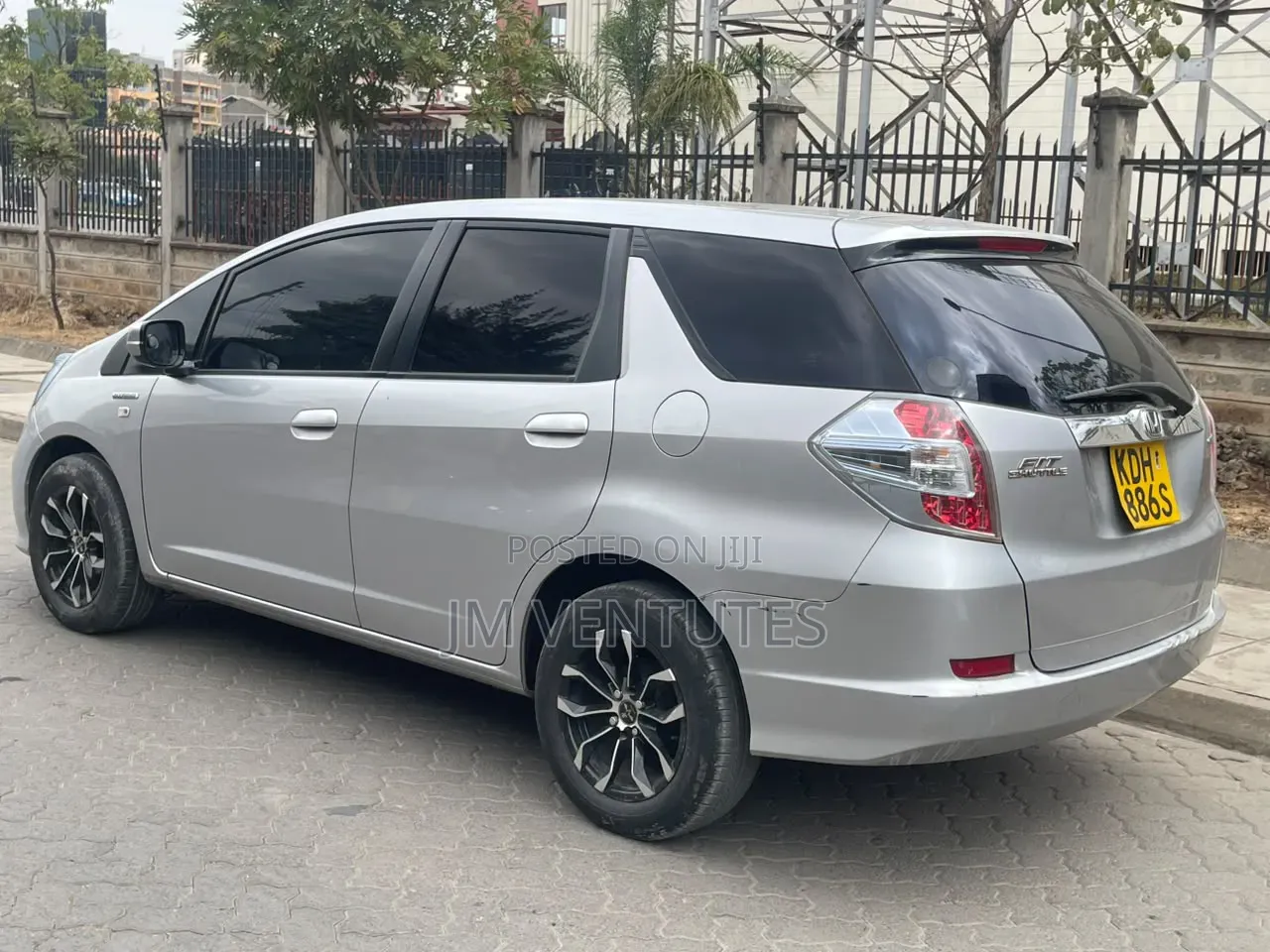 Honda Shuttle 2015 Silver