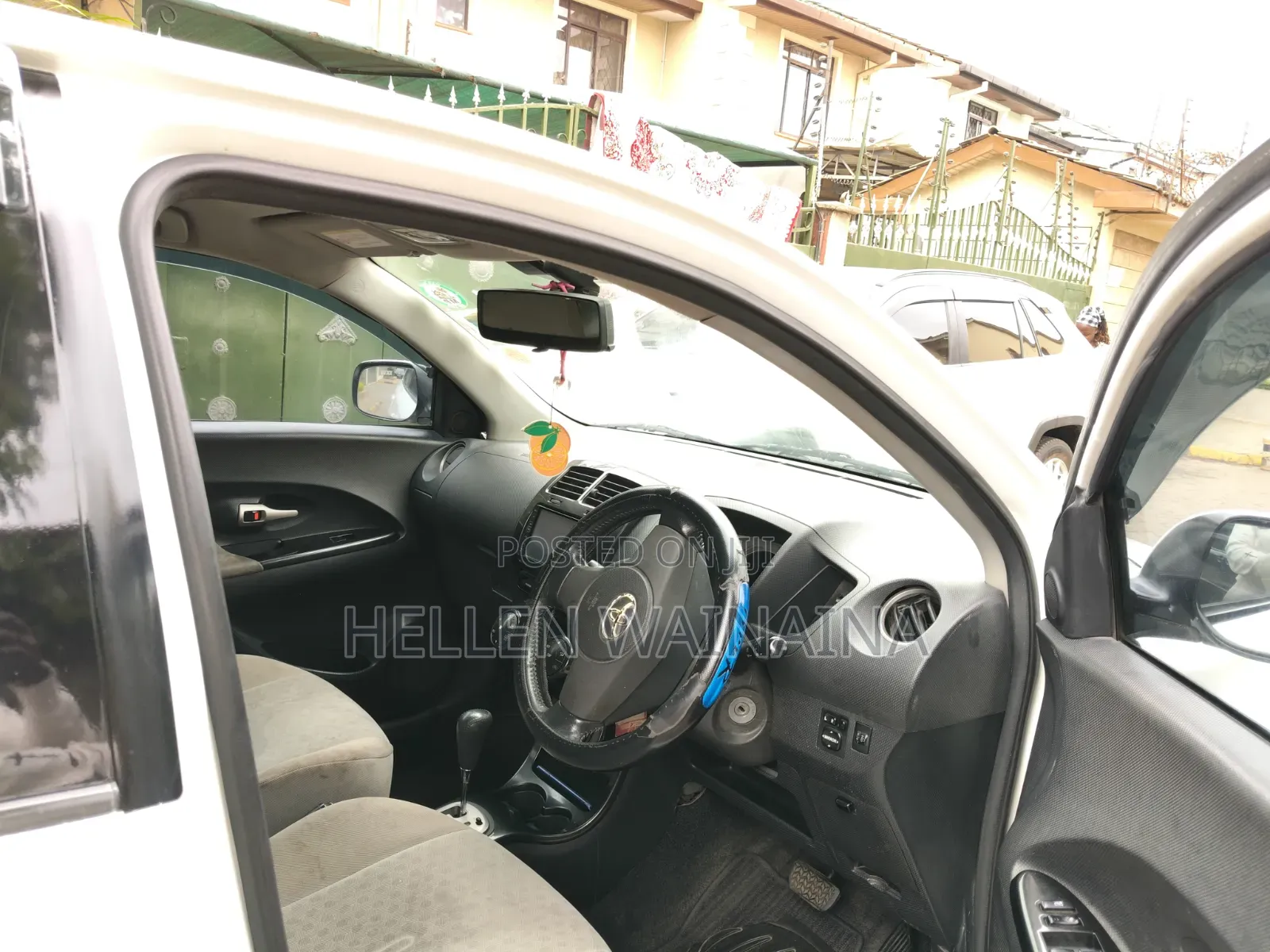 Toyota IST 2009 White