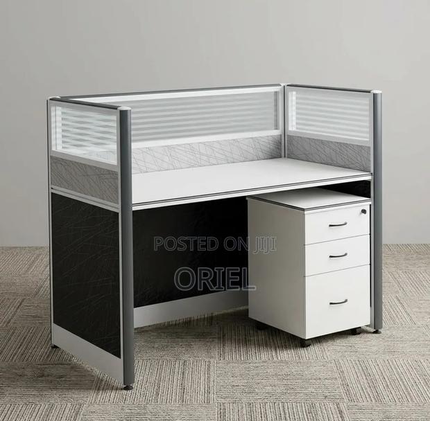 Office Workstation : 1-Seater Staff Workstation