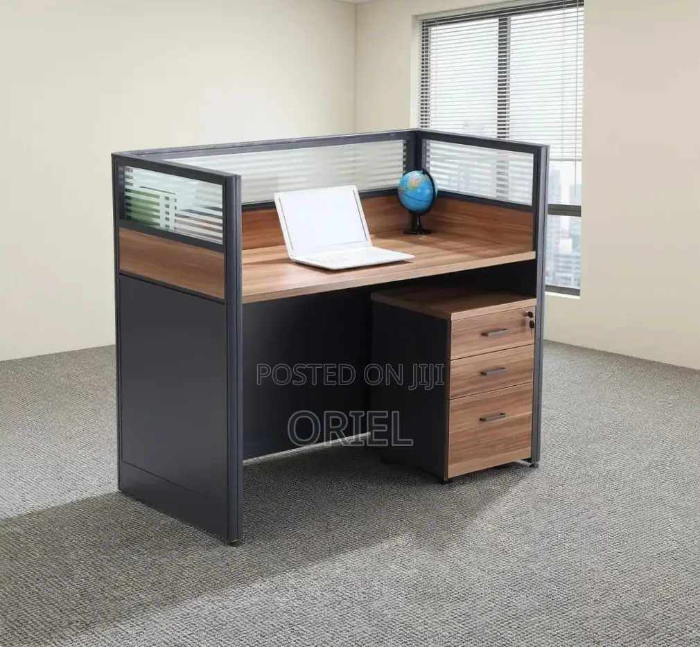 Office Workstation : 1-Seater Staff Workstation