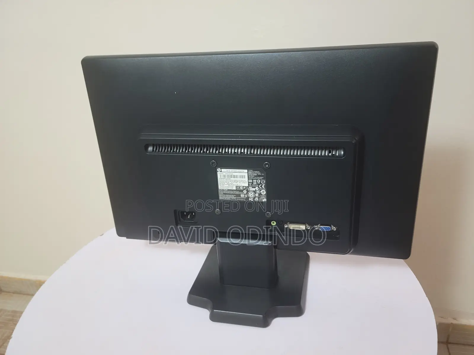HP Monitor W2072a 20" VGA, DVI-D Ports