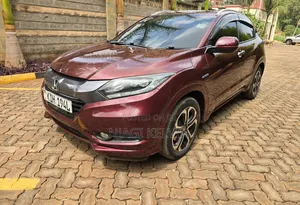 Honda Vezel 1.5 Hybrid 2WD 2015 Maroon