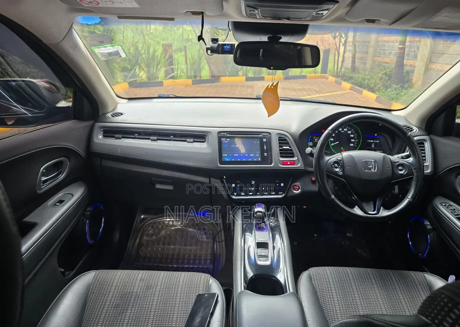 Honda Vezel 1.5 Hybrid 2WD 2015 Maroon