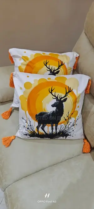 Little Cushion, a Lot of Style, With Good Throw Pillows