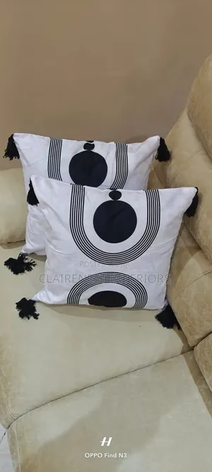 Little Cushion, a Lot of Style, With Good Throw Pillows