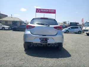 Mazda 2 2020 Silver