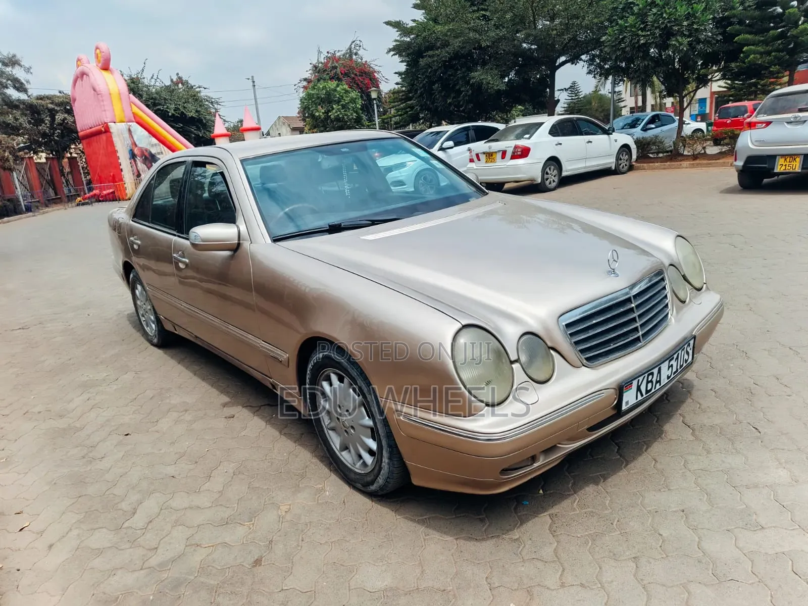 Mercedes-Benz E200 2001 Gold