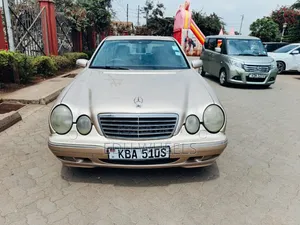 Mercedes-Benz E200 2001 Gold