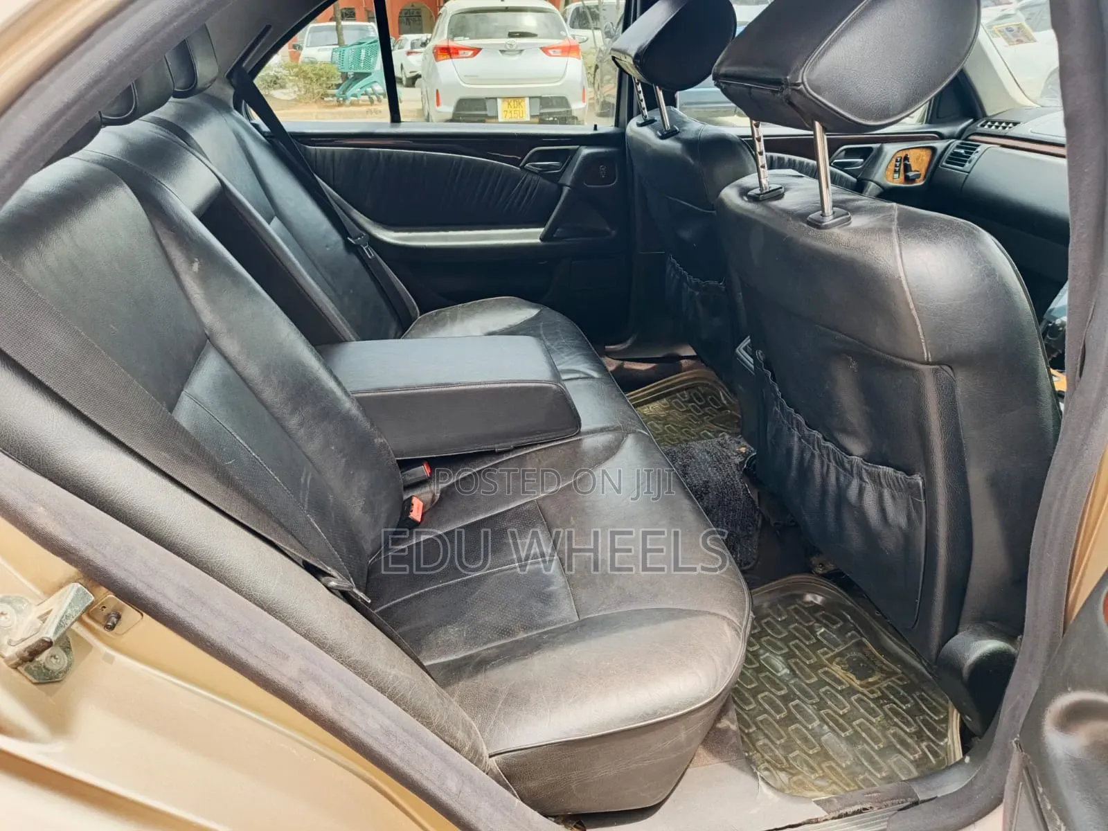 Mercedes-Benz E200 2001 Gold