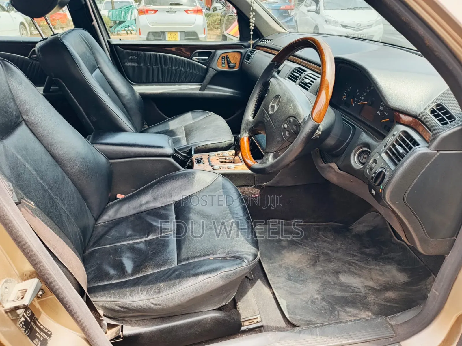 Mercedes-Benz E200 2001 Gold
