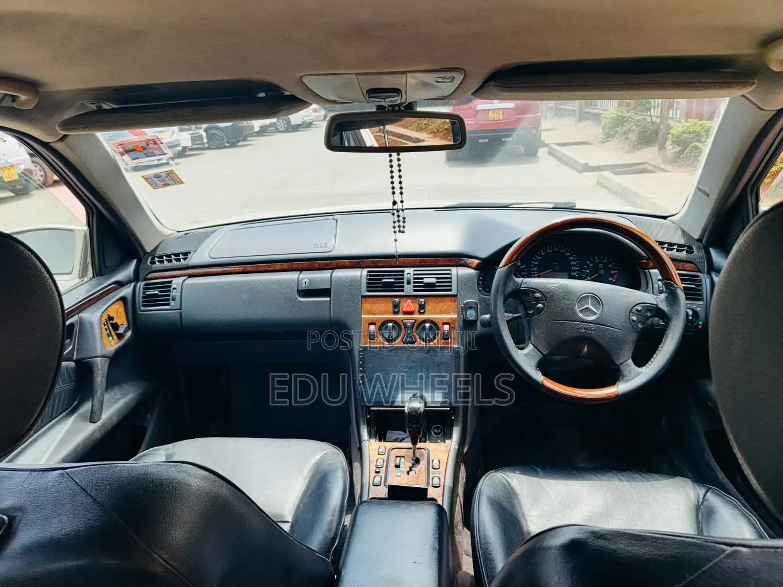 Mercedes-Benz E200 2001 Gold