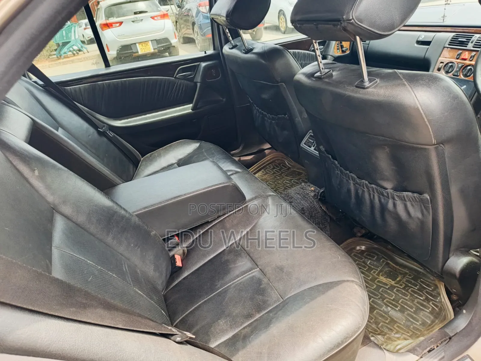 Mercedes-Benz E200 2001 Gold