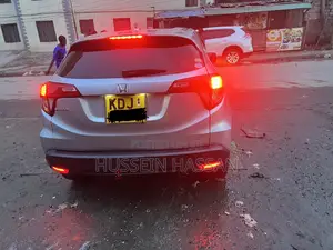 Honda Vezel 1.5 2WD 2015 Silver