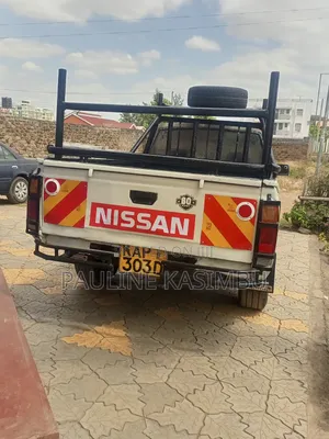 Nissan Pick-Up 2014 White
