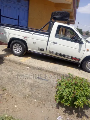 Nissan Pick-Up 2014 White
