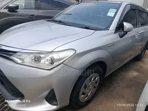 Toyota Corolla Fielder 2016 Silver