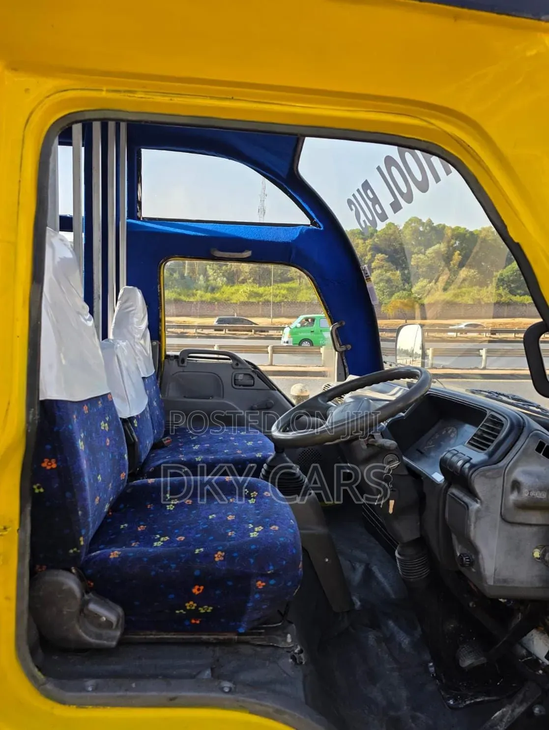 Isuzu NQR 2015 Yellow