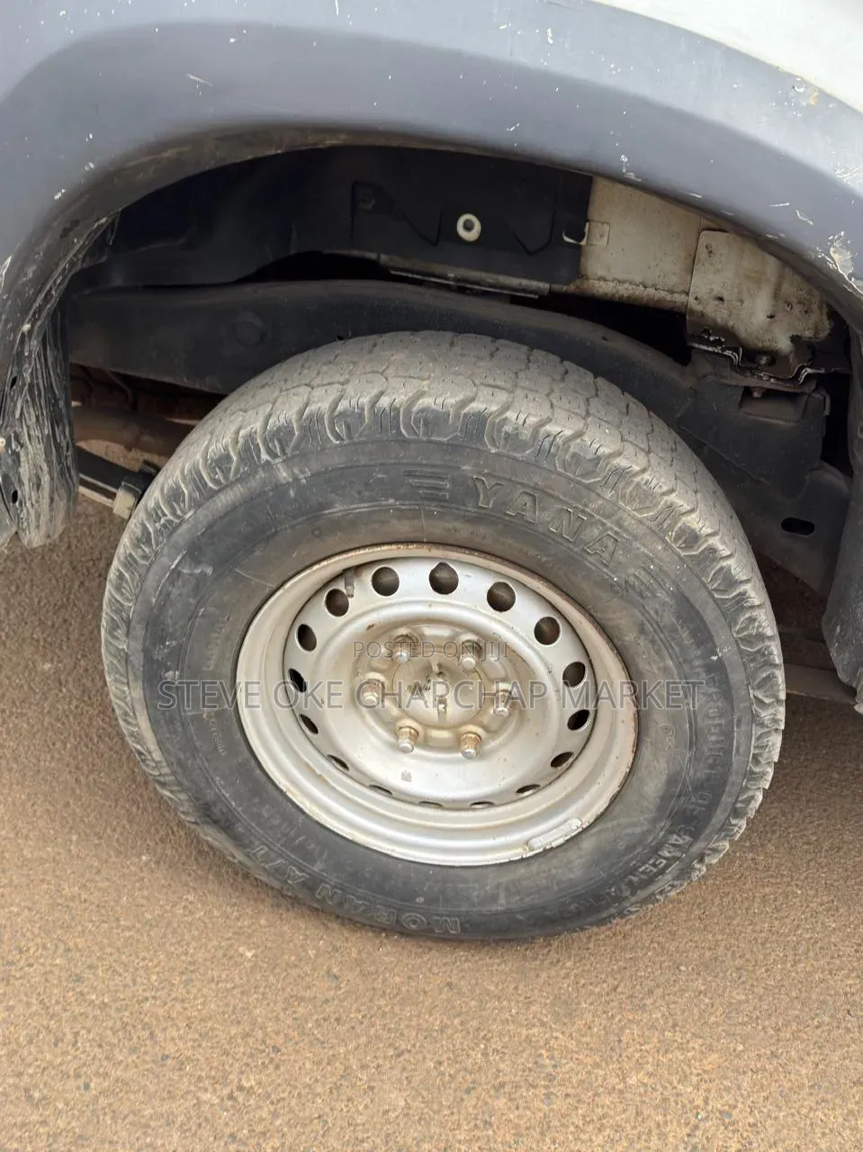 Isuzu D-MAX 2012 Silver